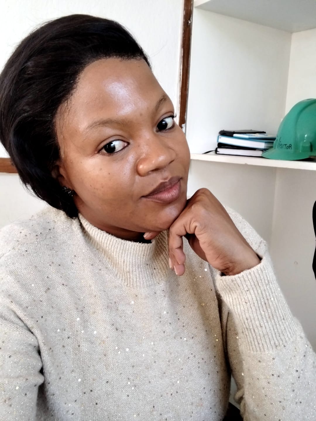 Customer photo review of Brazilian 13x4 Lace Frontal Wig Pixie Cut Col