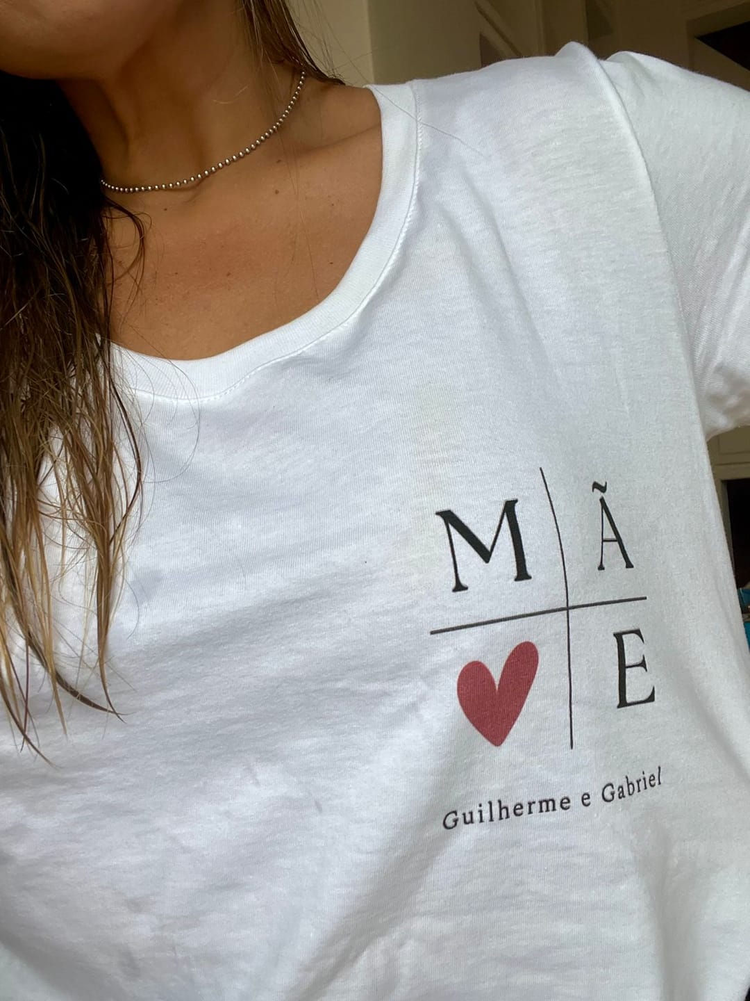 Customer photo review of Camiseta Personalizada MÃE MINIMALISTA - BRANCA - Algodão 100%