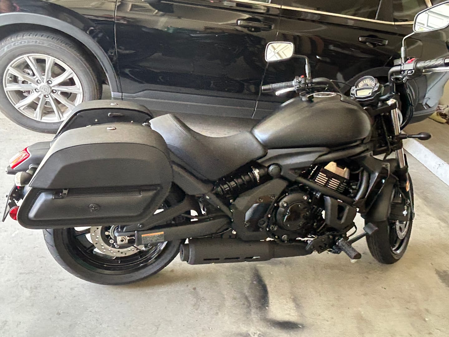 Customer photo review of 28L - Pantheon Medium Hard Mount Kawasaki Vulcan S VN650 Leather Motorcycle Saddlebags