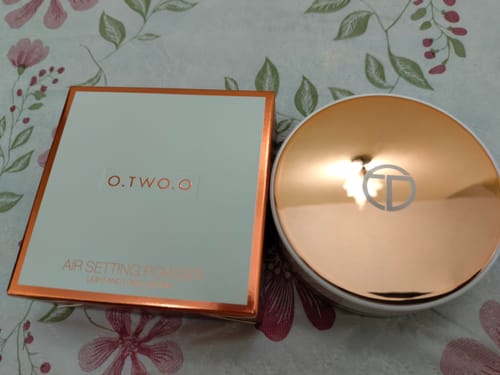 Customer photo review of O.TWO.O Black Gold Cover-Up Radiant Creamy Concealer