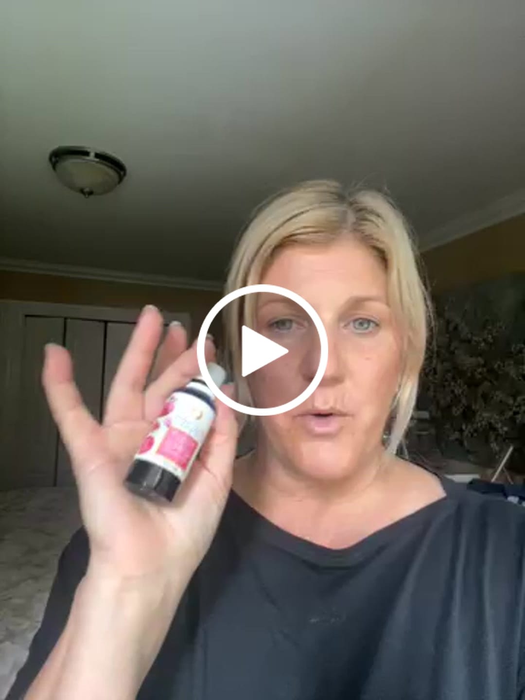 Customer video review of Aroma GLOW Face Complex for dry/sensitive/ageless skin