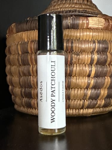 Customer photo review of WOODY PATCHOULI PERFUME OIL