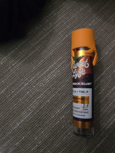 Customer photo review of Sweet Lyfe Moonrock Blunt THCA+THCP - Sherb Mintz - Hybrid