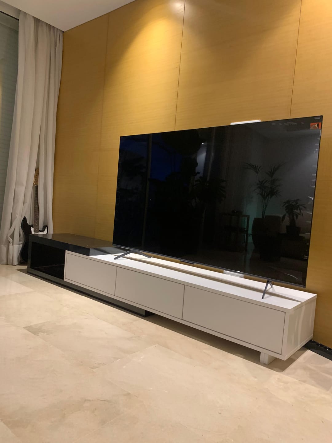 Customer photo review of Meuble TV VINTAGE moderne rétractable en bois