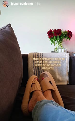 Customer photo review of HappyFlops