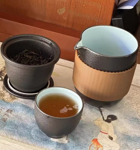 Customer photo review of Black Ceramic Travel Tea Set With Handbag