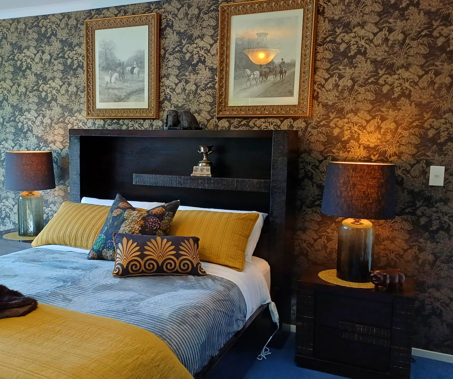 Customer photo review of Natoru - Japanese Metallic Cranes Wallpaper - Charcoal/Gold