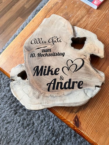undefined review of personalisierte Baumscheibe aus Teakholz mit Gravur 25cm image 1 out of 1