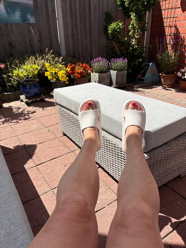 Customer photo review of HappyFlops