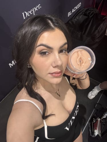 Customer photo review of Valentina Nappi