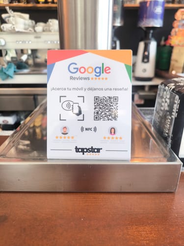Customer photo review of Expositor Reseñas Google NFC y QR