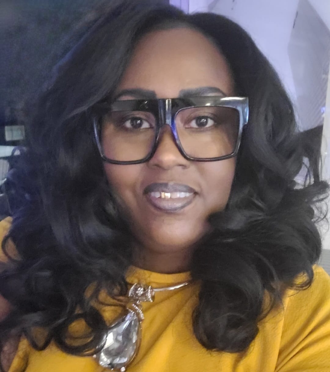 Customer photo review of Sensationnel Cloud 9 Glueless What Lace Swiss 13x6 HD Lace Front Wig - LATISHA