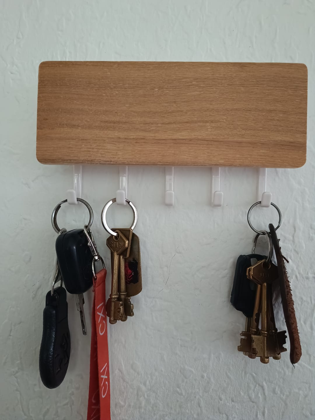 Customer photo review of Porta Llaves Nordico Organizador Pared Estante Ganchos