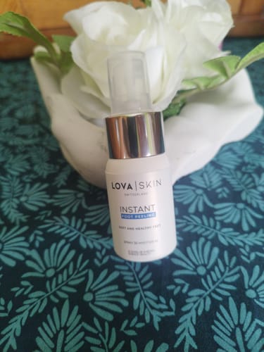 Customer photo review of LOVASKIN INSTANT FOOT PEEL Travel Bottle - Over 8 Beauty pedicure treatments