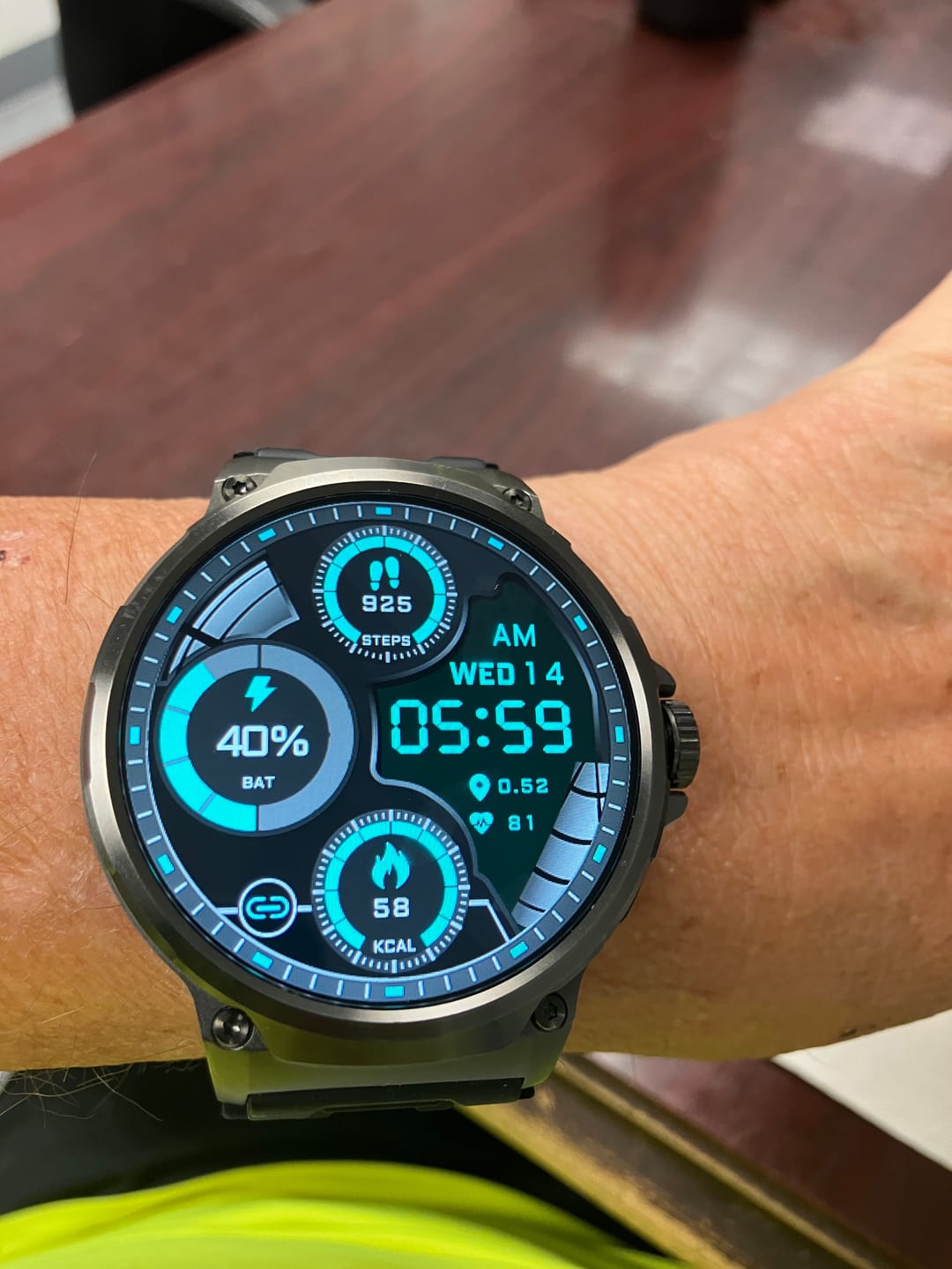 Customer photo review of ZE™ Pulse Smartwatch | Expansive Display, Real Time Health and BP Monitoring