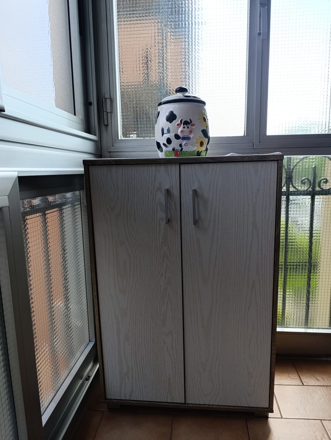 Customer photo review of Scarpiera Multiuso Rovere e Bianco Dimensioni 60 x 36 x 90 cm