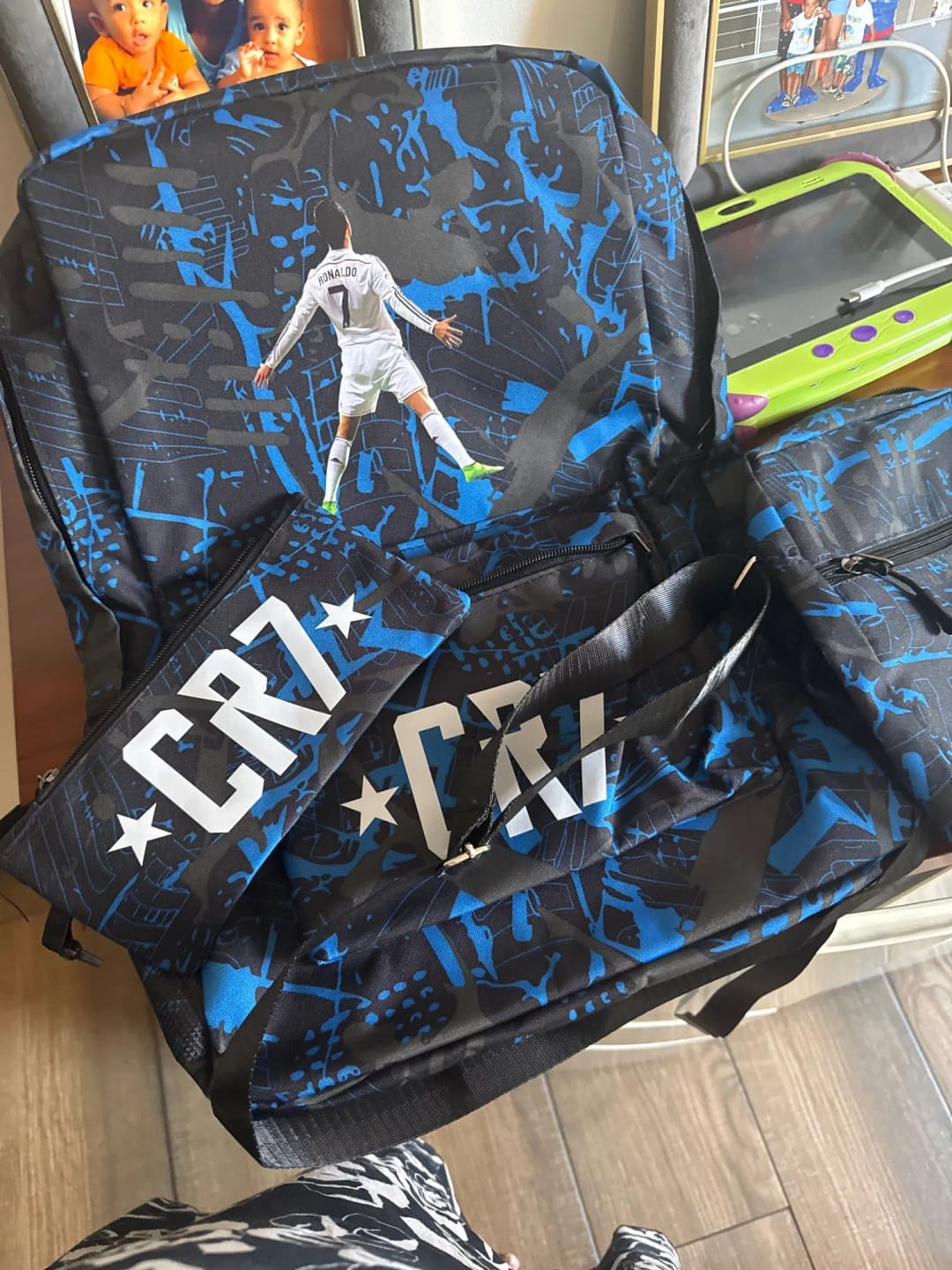 Customer photo review of Mochila Estojo e Bolsa do CR7