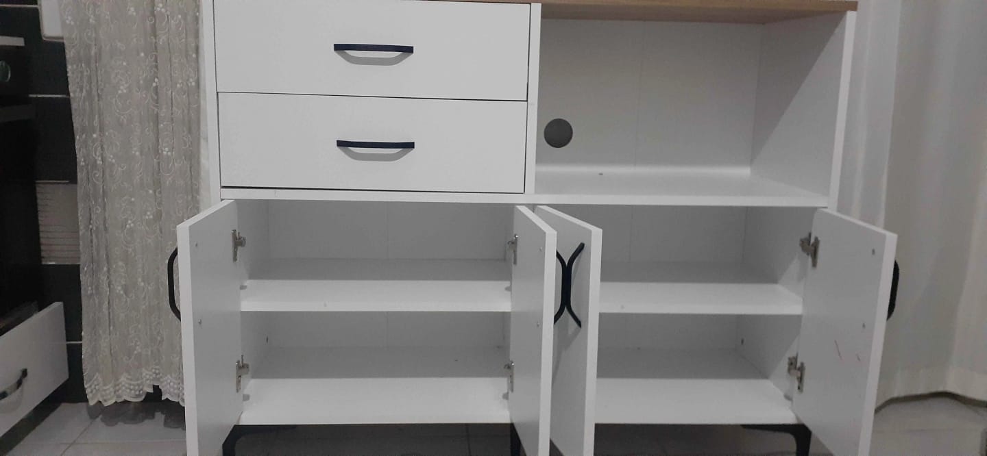 Customer photo review of Rani JE166 Kahve Köşesi Çok Amaçlı Dolap 4 Kapaklı 2 Çekmeceli Kiler Mutfak Dolabı Beyaz - Sepet Ceviz