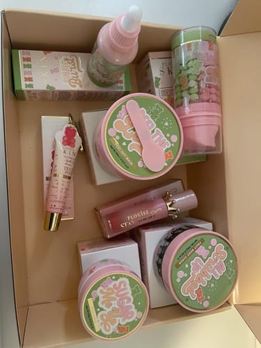 Customer photo review of P. Louise Budget Box (Monthly Subscription) Start Date October
