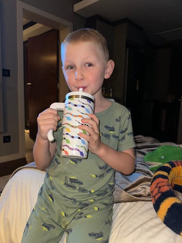 Customer photo review of Snakes Spill Proof Kids CREWCUP 20oz