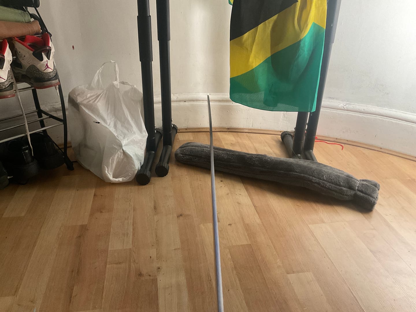 Customer photo review of Ghost Of Tsushima - Jin Sakai Display Katana (Blue)