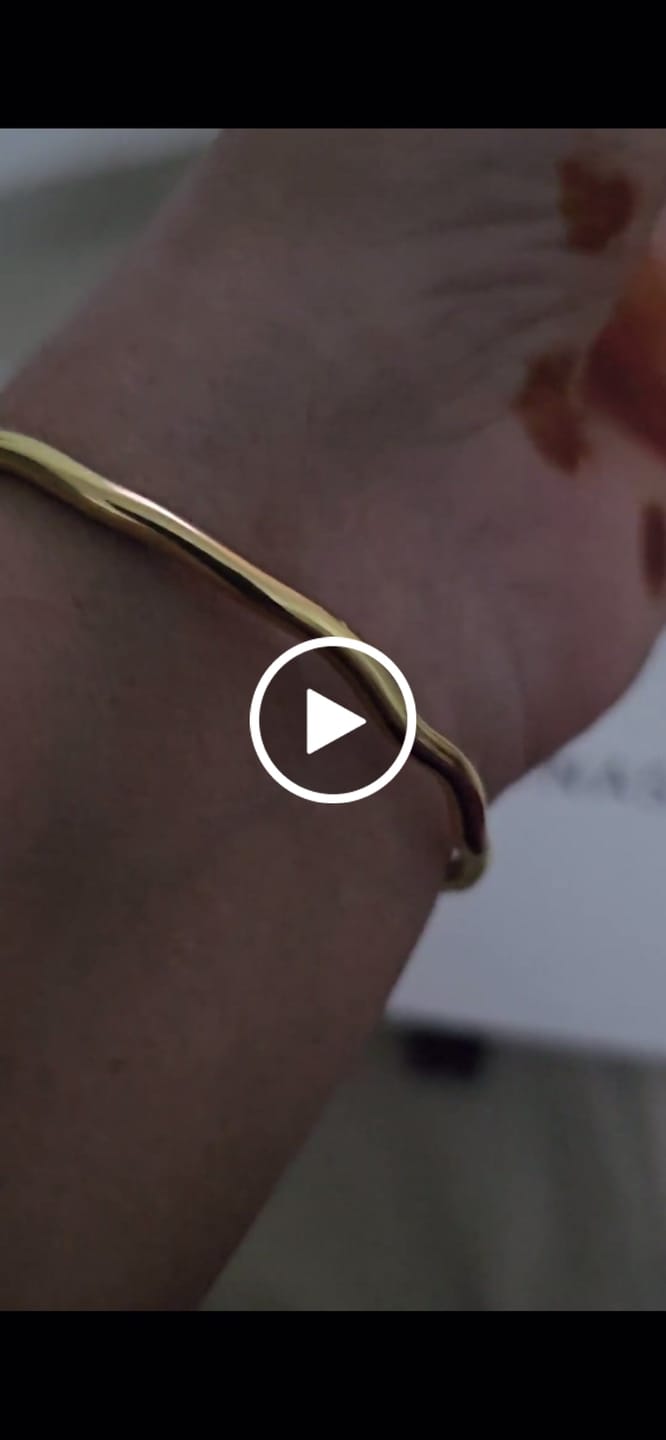 Customer video review of Wave Bracelet