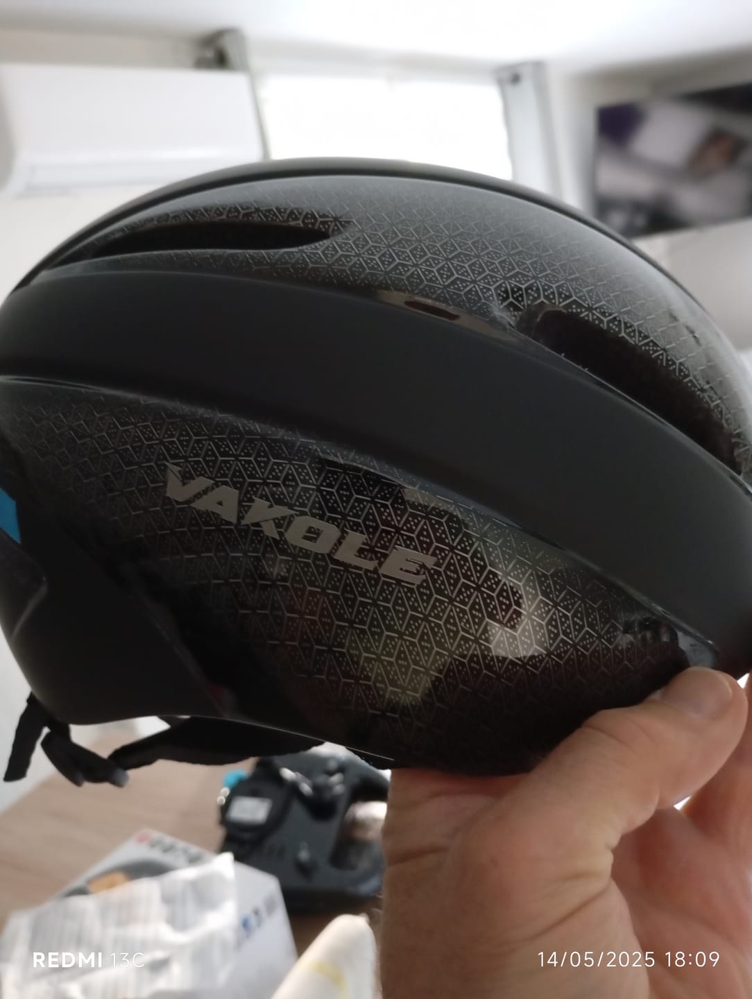 Customer photo review of Vakole Integrally Molded Bicycle Helmet with Magnetic Goggles