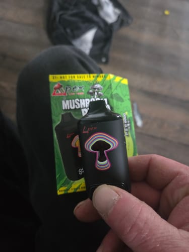 Customer photo review of Wedding Cake Disposable Premium Vape Pen Mushroom Blend 6000mg - Hybrid
