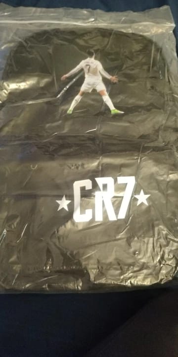Customer photo review of Mochila Estojo e Bolsa do CR7