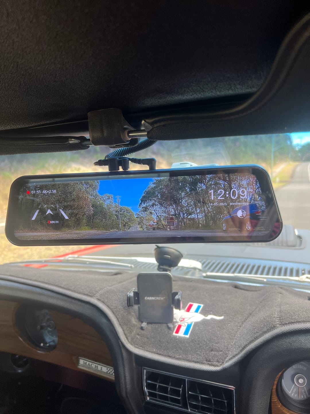 Customer photo review of WOLFBOX G900Pro 12MP WiFi Touch Screen Rear View Mirror Dash Cam Smart Mirror