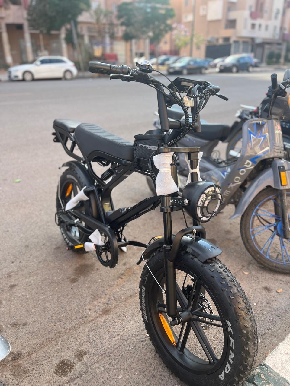Customer photo review of S8 Vintage Vélo électrique de route 500W, Ebike 48V 15Ah avec batterie au lithium amovible, autonomie de 50 km, pneu large tout-terrain de 20 pouces.