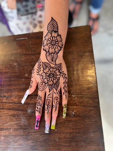 Customer photo review of Raj Hengua – Deep Brown Stain Powder ( Lypho / Lyophilized Henna /Jagua Blend).