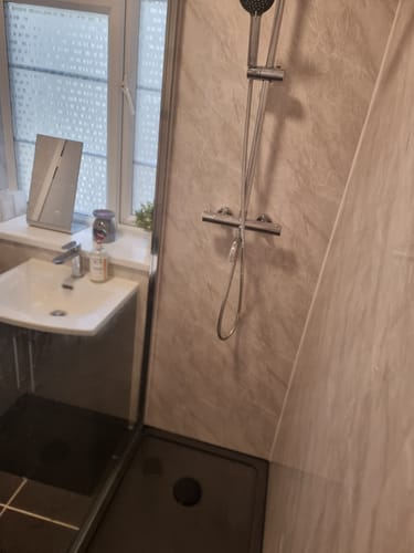 undefined review of Solar Exposed Rigid Riser Thermostatic Shower Set C/W Bath Filler - Chrome image 1 out of 3