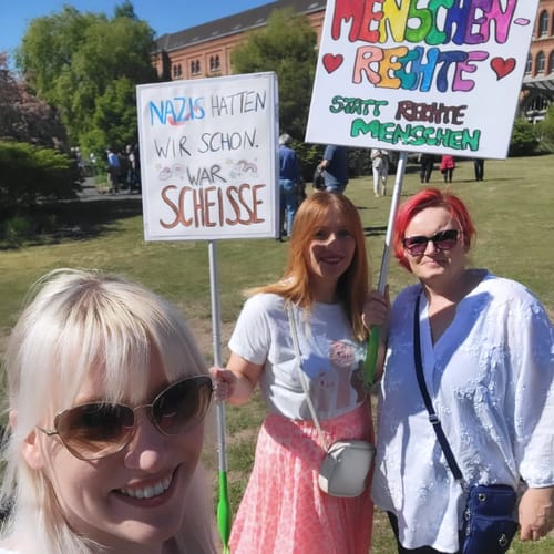 Customer photo review of Rock weiß LEO POWER pink/orange