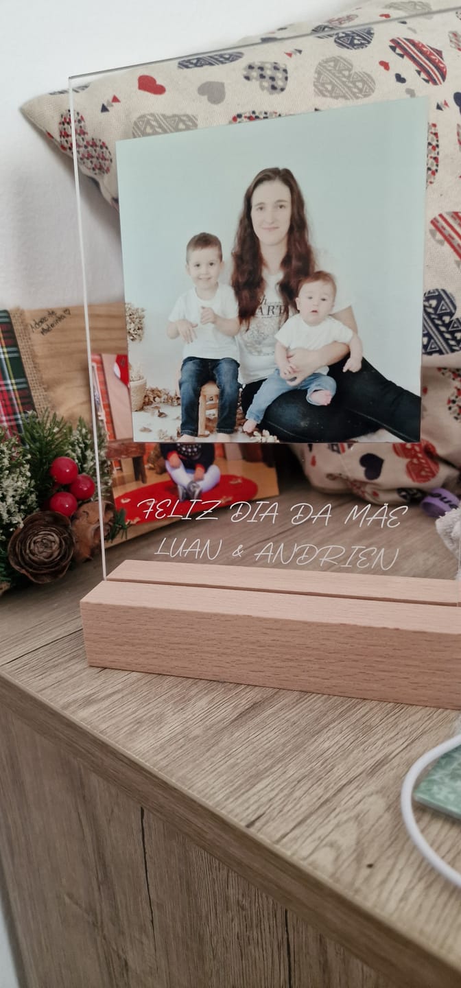 Customer photo review of Lâmpada Frase & Fotografia Personalizável