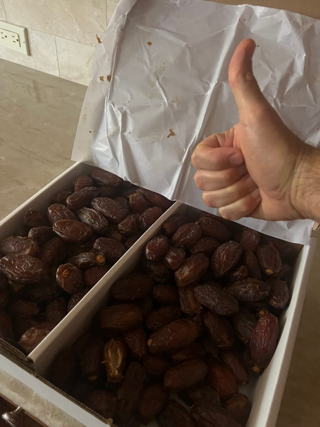 Customer photo review of Organic Large Medjool Dates Box