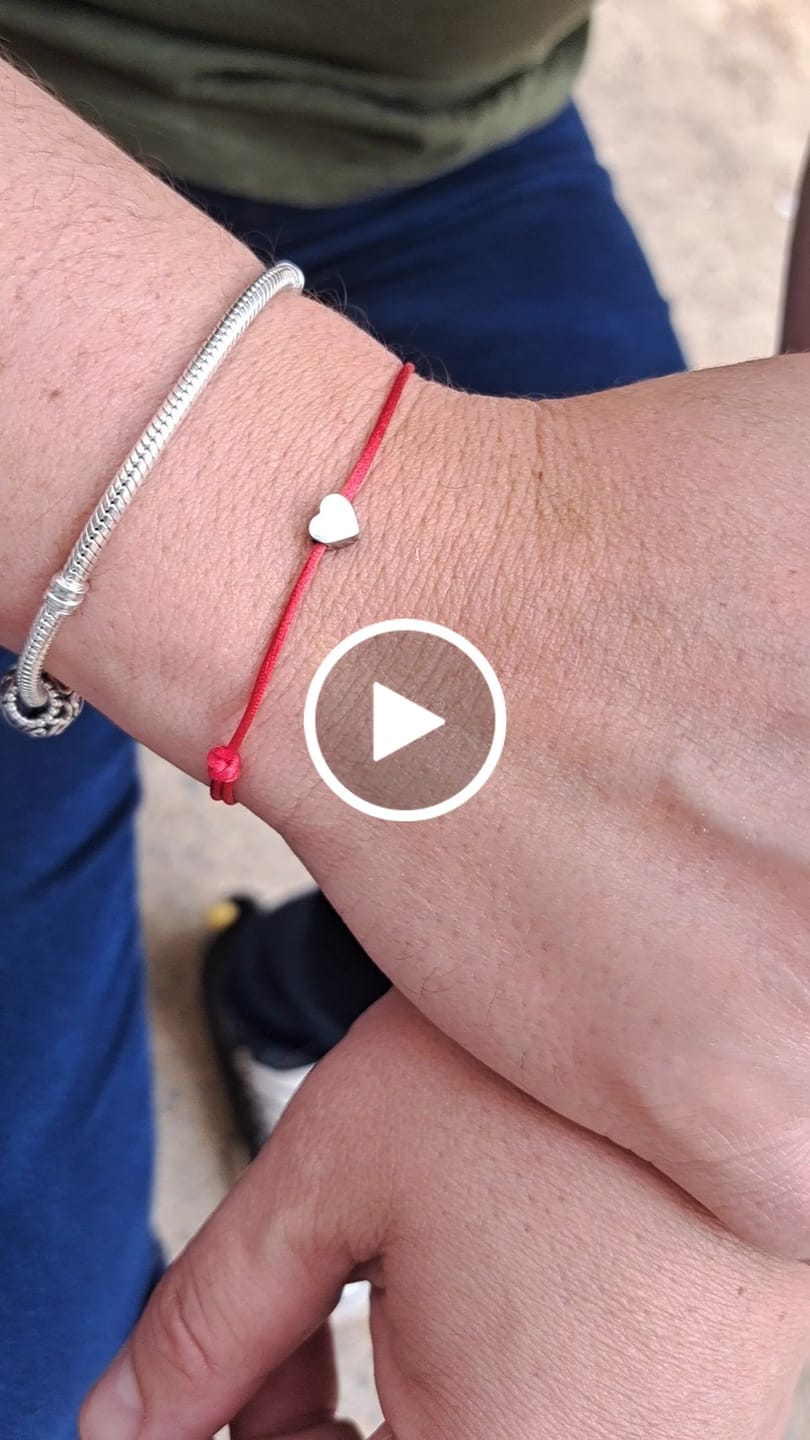 Customer video review of Pulsera Little Love