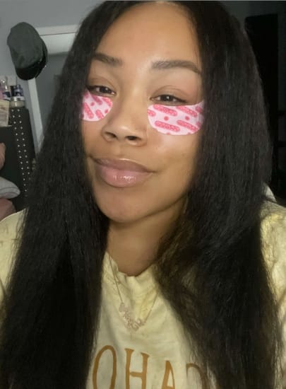 Customer photo review of MORE FACE Pre-bleached Kinky Straight Wear Go Glueless Wig 7x5 Pre-cut HD Lace Pre-plucked