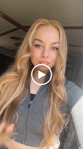 Customer video review of CurlyMe 360 Lace Wear Go Highlight Ombre Straight Human Hair Glueless Wigs Pre-Plucked Lace Front Wig