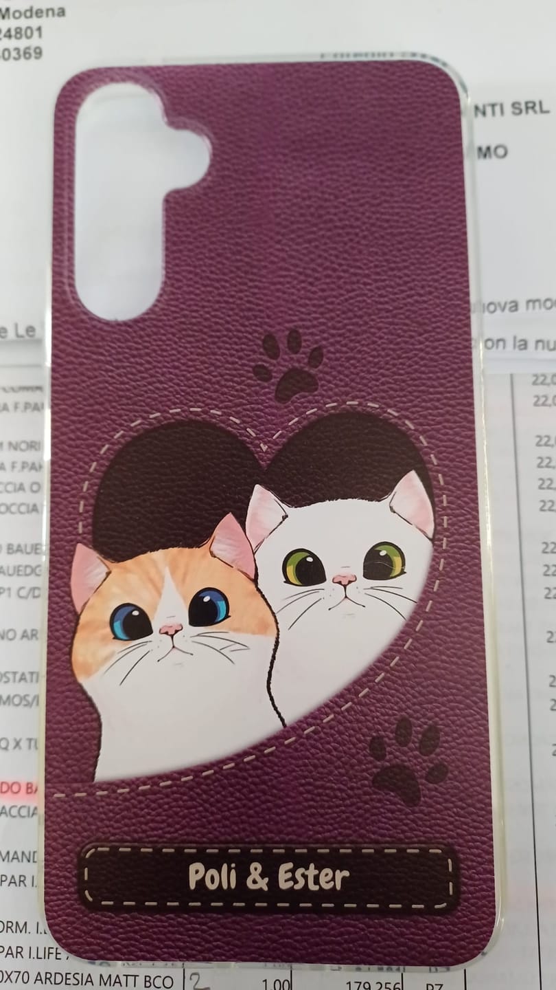 Customer photo review of Gatto con cuore aspetto similpelle - Custodia per il telefono personalizzata