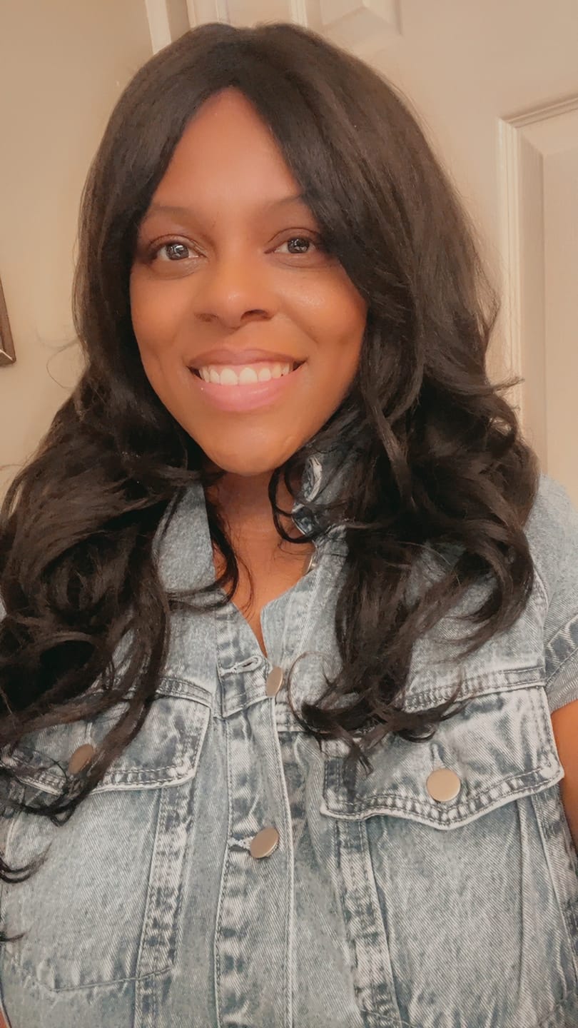 Customer photo review of Shake N Go Snatched Full Wig - ELARA