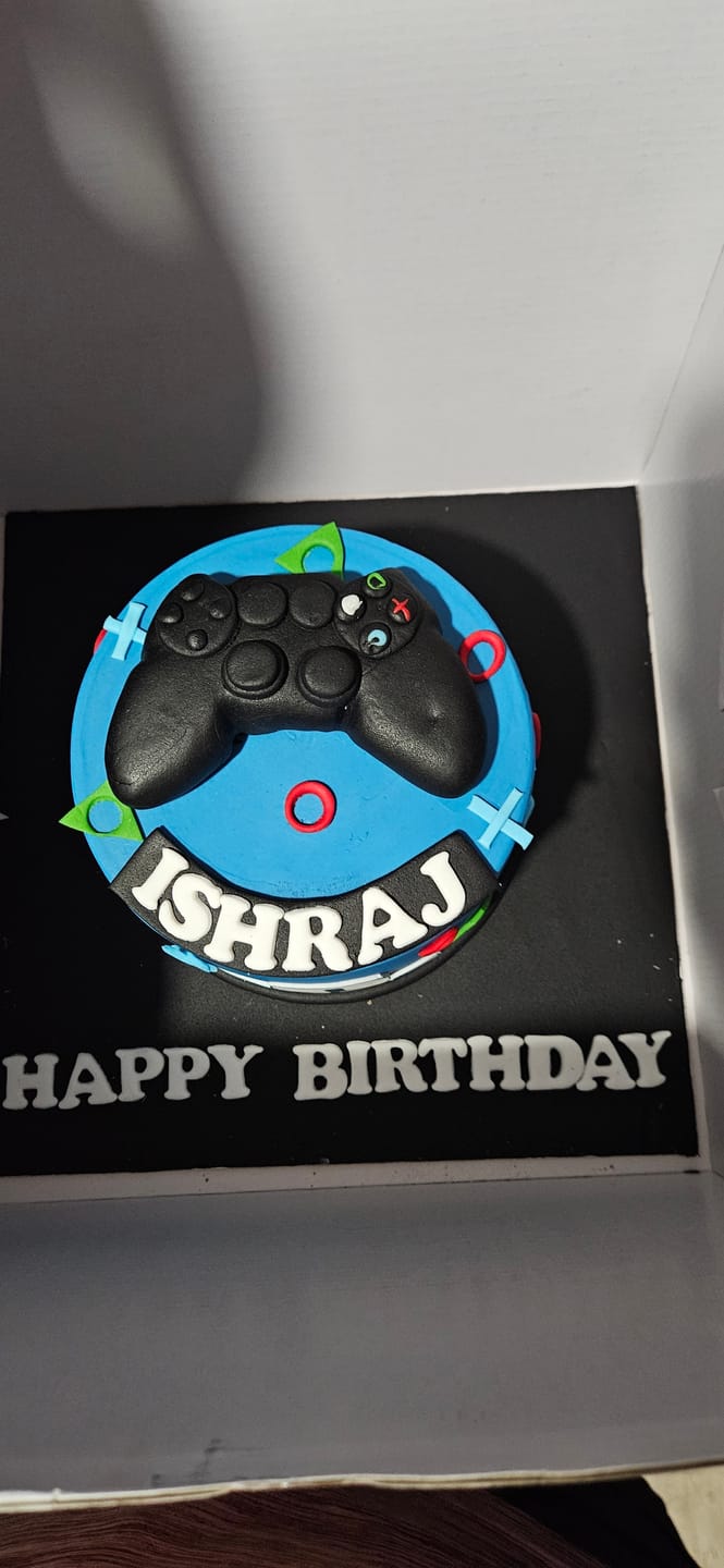Customer photo review of Playstation Theme Cake