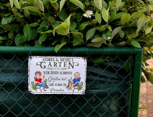 Customer photo review of Personalisiertes Gartenschild mit Namen Anpassbar