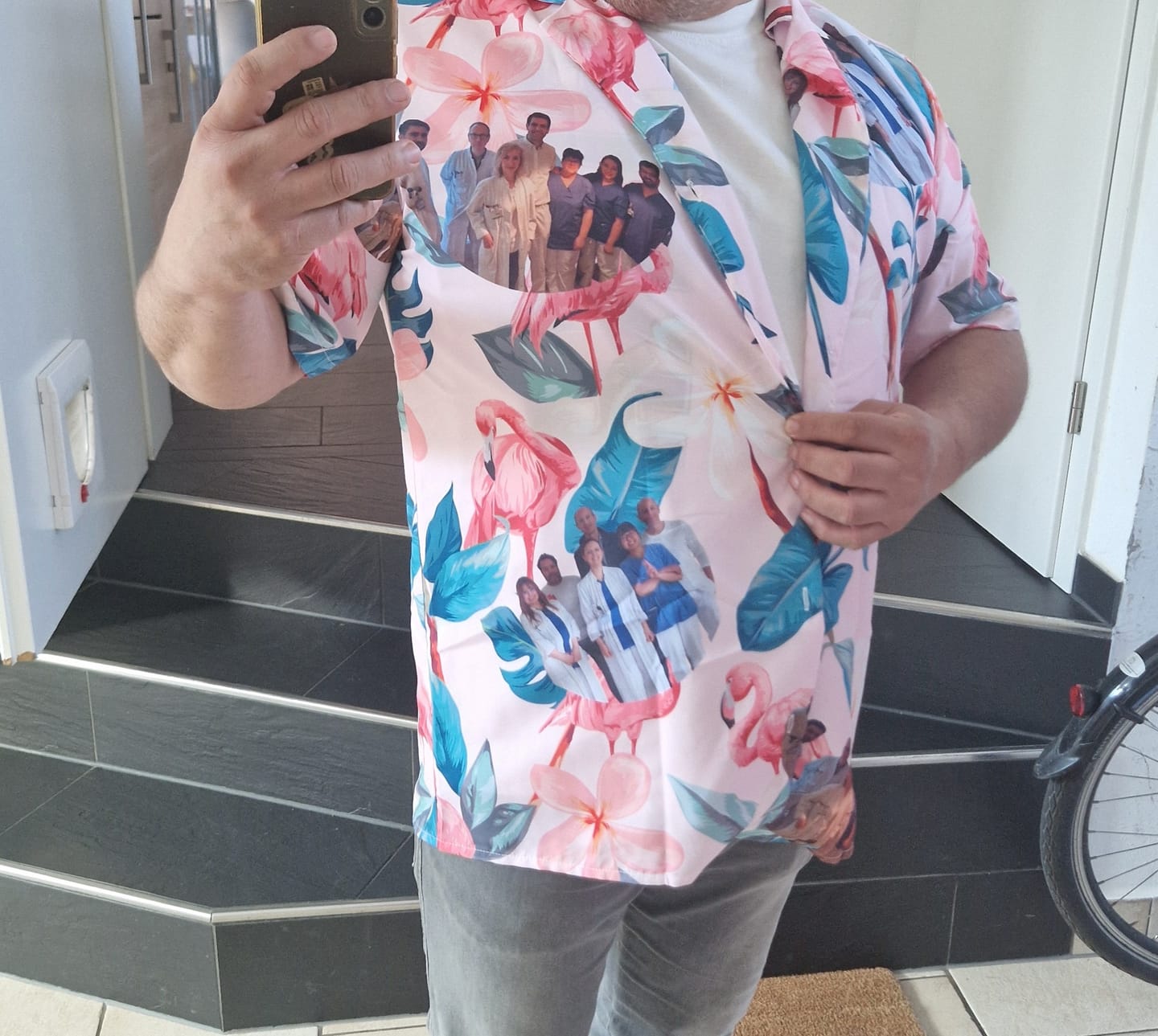 Customer photo review of Summer Vibes- Individuelles Hawaiihemd