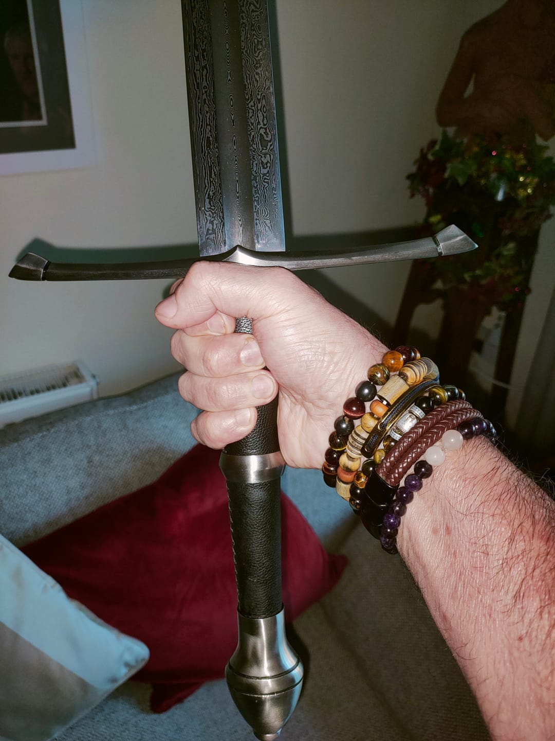 Customer photo review of Lord Of The Rings - Deluxe Handforged Damascus Steel Strider Sword
