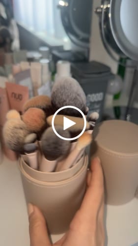 Andreea P. review of Set de Pensule pentru Machiaj - Colectia Completa image 1 out of 1