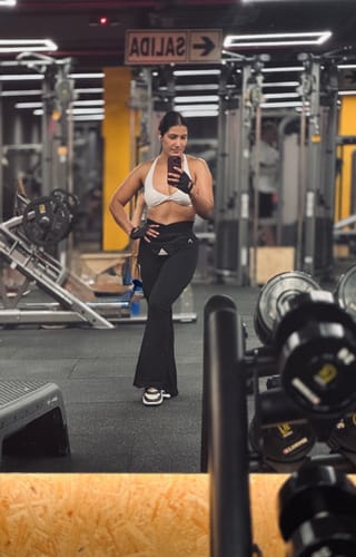 Customer photo review of Twist Bra | Blanco