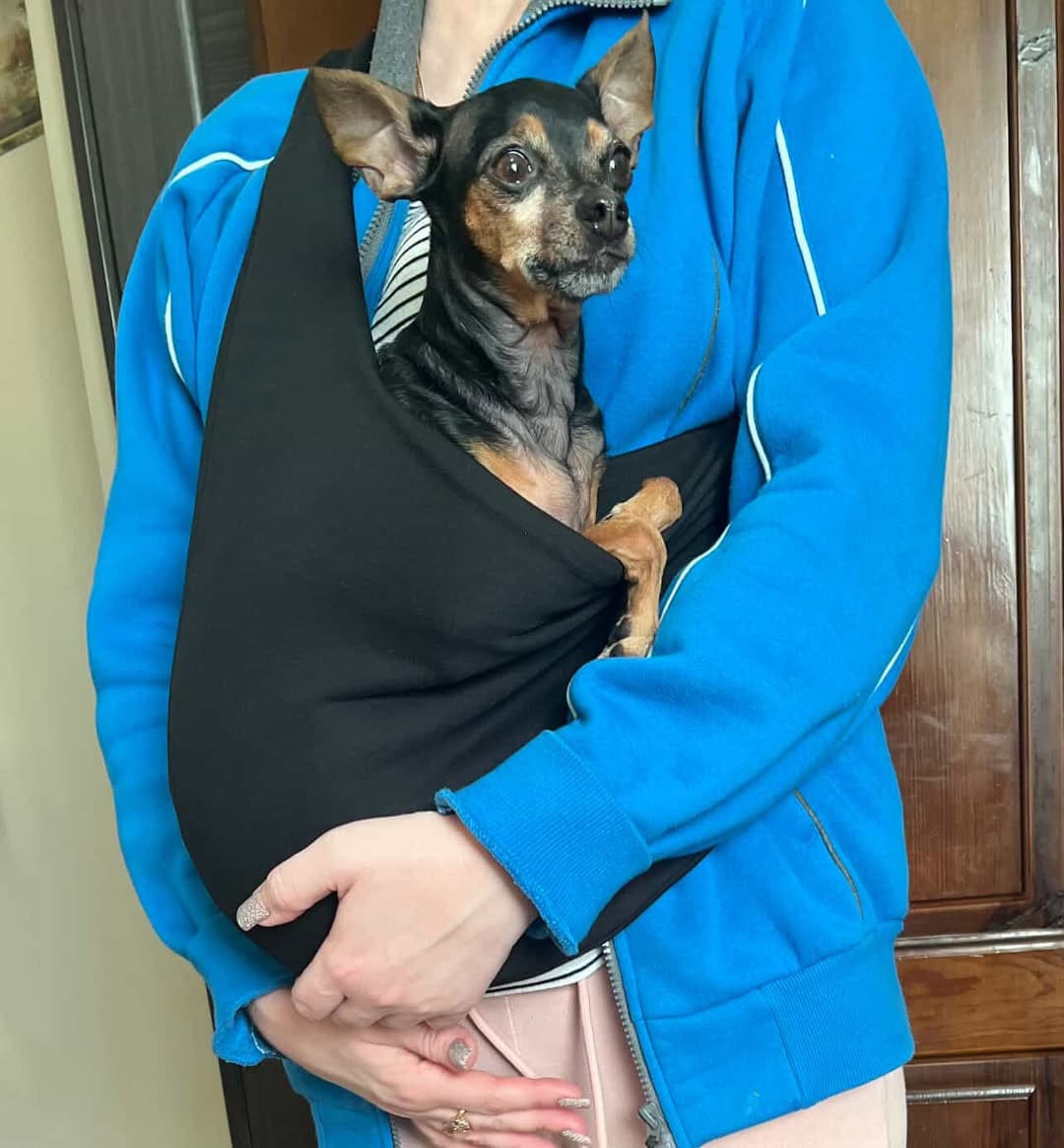 Customer photo review of Lightweight Pet Sling – Black – Up to 11 lbs / 5 kg (Spring/Summer)