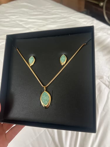 Customer photo review of Oval Shaped Gold Plated Necklace & Earring Set w/ Natural Gemstones Fragments