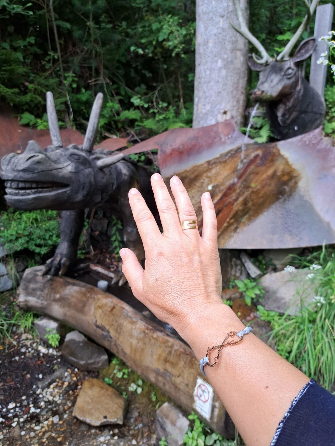 Customer photo review of LOANYA Pulsera con el signo del infinito